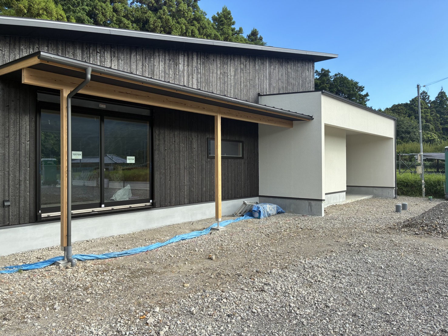 山荘っぽい外観デザイン